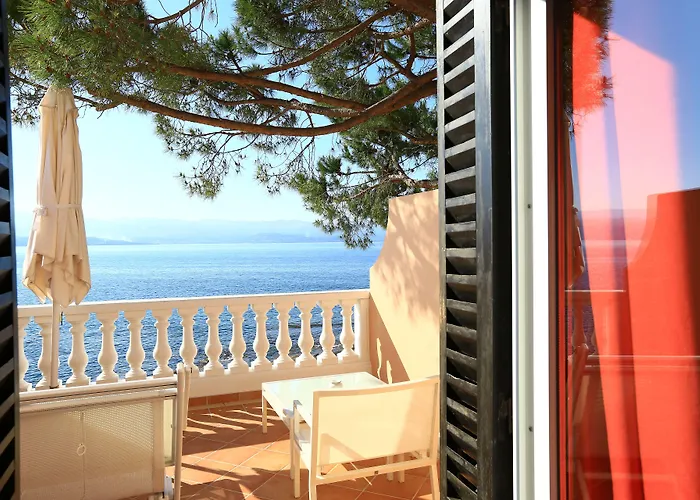 Les Mouettes - Les Collectionneurs 4*